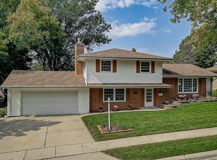 4950 Sumac Ln, Greendale, WI 53129