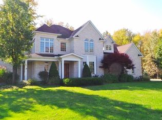 5290 Trails End Ct, Sheffield Lake, OH 44054