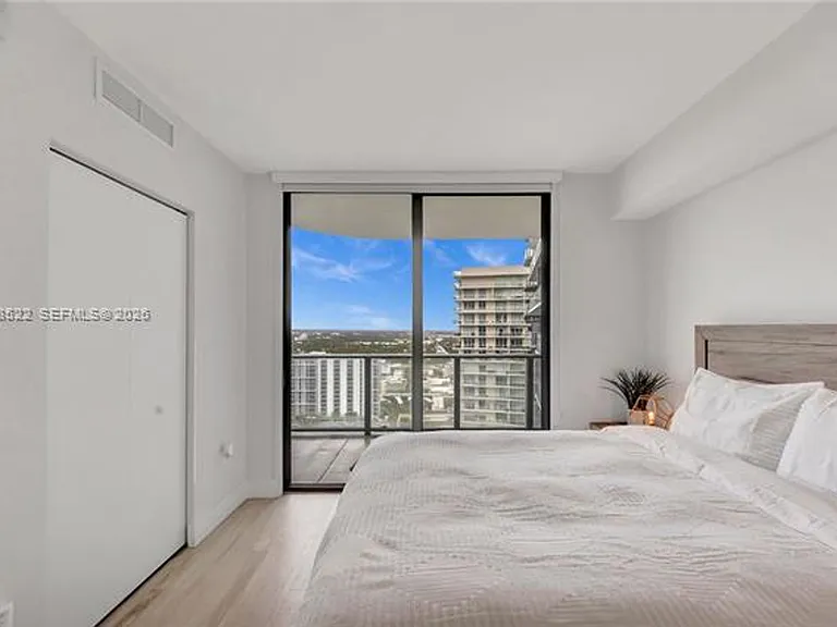 121 NE 34th St #2815 — Photo 25