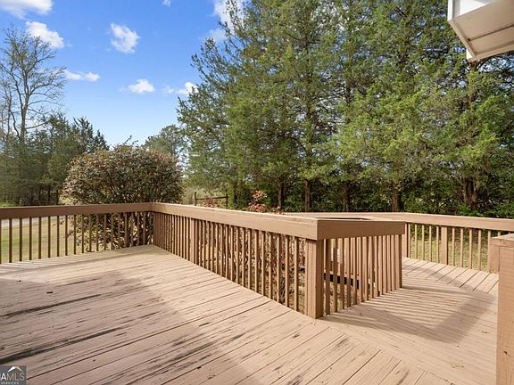 4th image of 9710 S Helton Rd