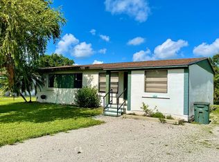 898 Whitaker Rd, Belle Glade, FL 33430