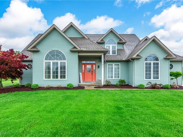 301 Tower Ln, Amherst, OH 44001