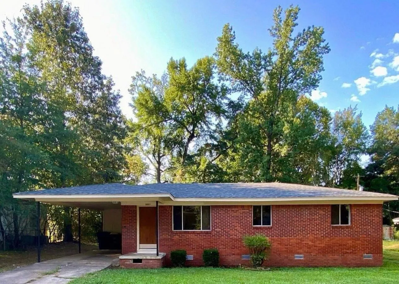 3 bed, 1080 sqft, $1,200 — Photo 1