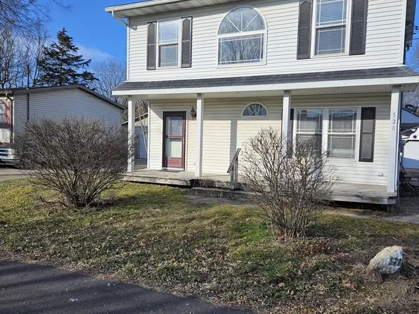 520 W Johnson St, Utica, IL 61373