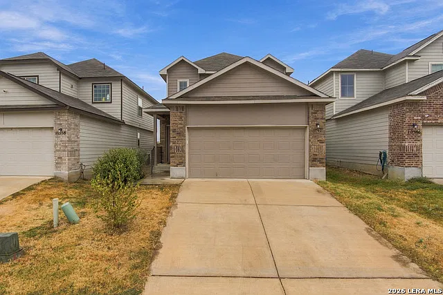 4 bed, 2.5 bath, 2093 sqft, $1,800 — Photo 1