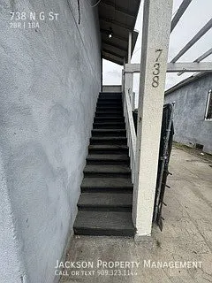 738 N G St — Photo 2