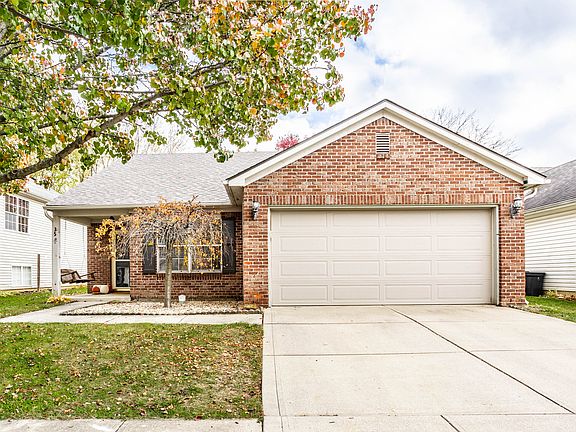 2nd image of 35 Ashwood Cir