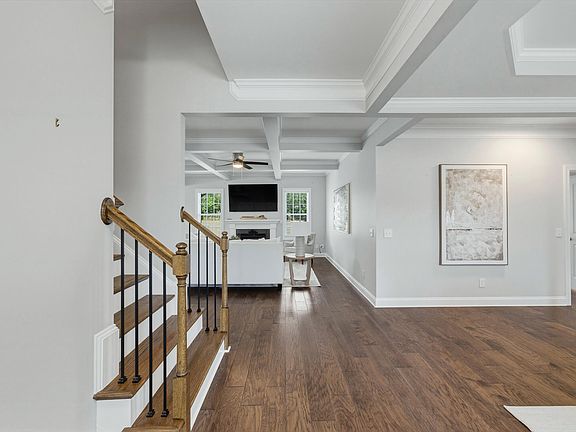 4th image of 155 Meadow Lake Dr