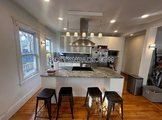 229 Harvard St APT 1, Cambridge, MA 02139