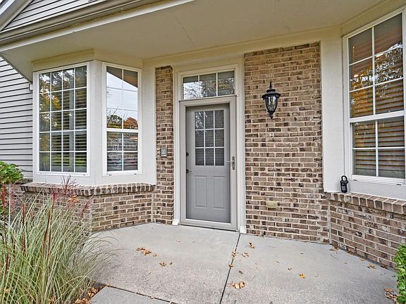 4th image of 4272 Fontenay Dr