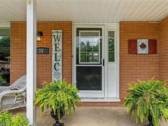 5th image of 39 Holden Ave