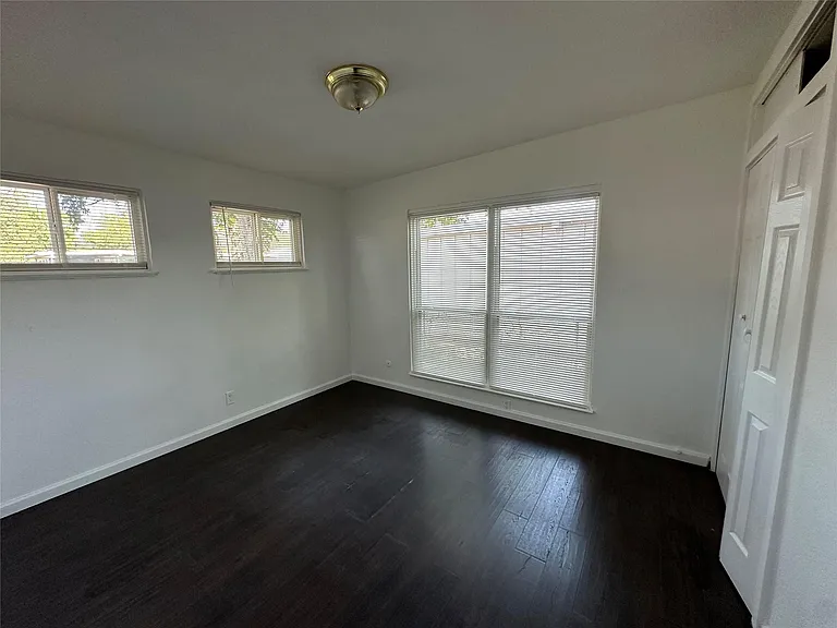 4612 Emerson St — Photo 6