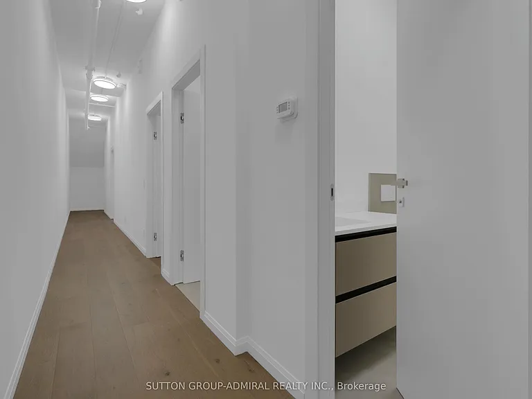 647 College St #101 — Photo 22