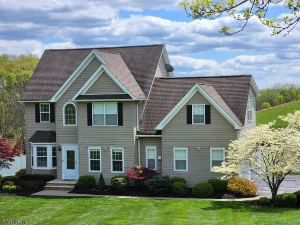 15 Meadow Ridge Ln, Lafayette Twp., NJ 07848