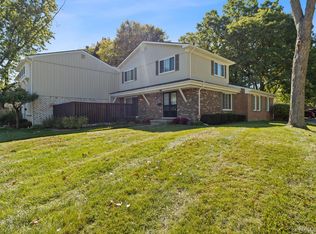 1961 Wickham St, Royal Oak, MI 48073