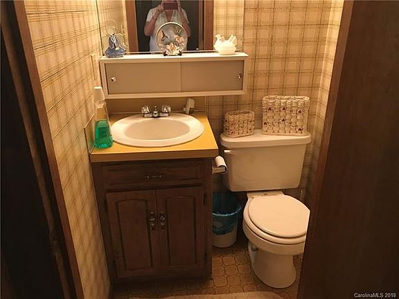 2nd image of 5552 Hidden Oaks Dr