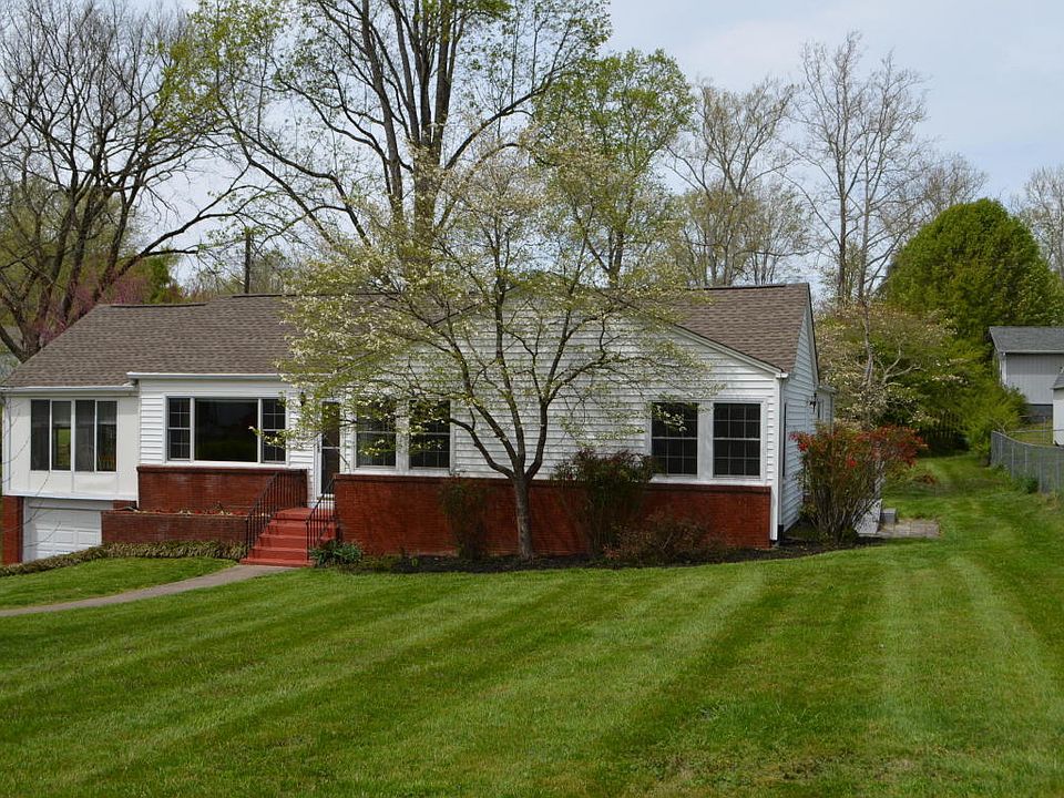 1st image of 211 Hermitage Dr