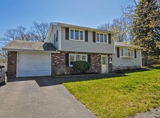 2 Elizabeth Ln, Peabody, MA 01960