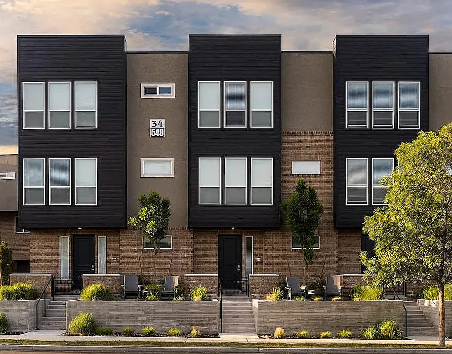 3 bed, 1672 sqft, $2,731 — Photo 1