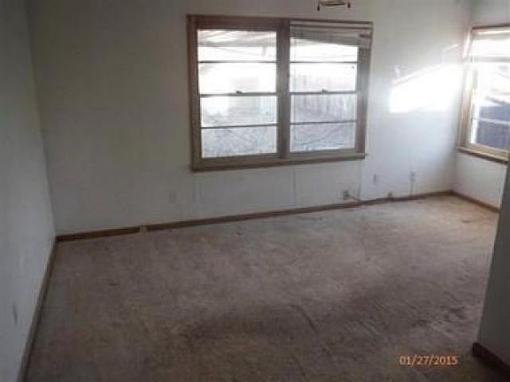 5th image of 1129 SW 52nd St