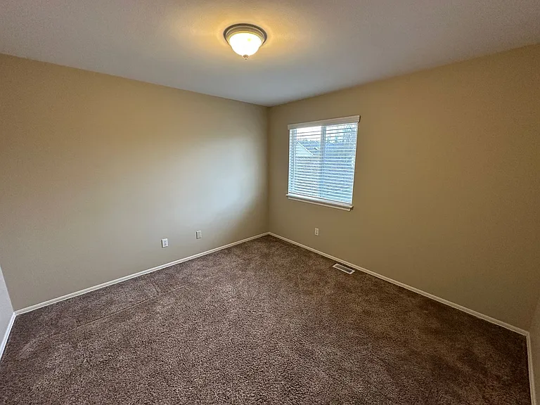 2061 Palisade Blvd — Photo 8