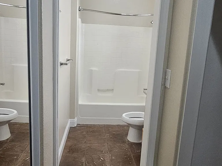 1804 G St — Photo 17