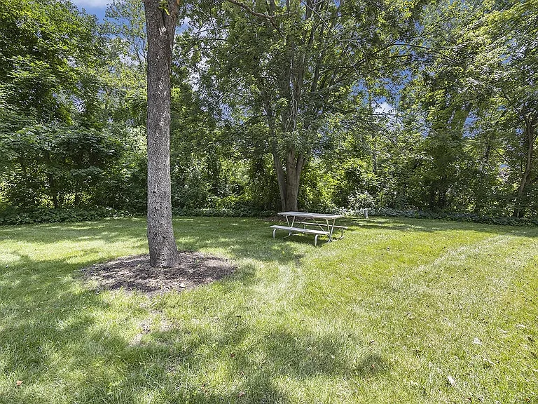 Byron Lakes Apartments — Photo 83