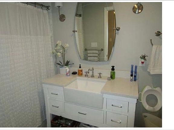 4th image of 53 Carolina St