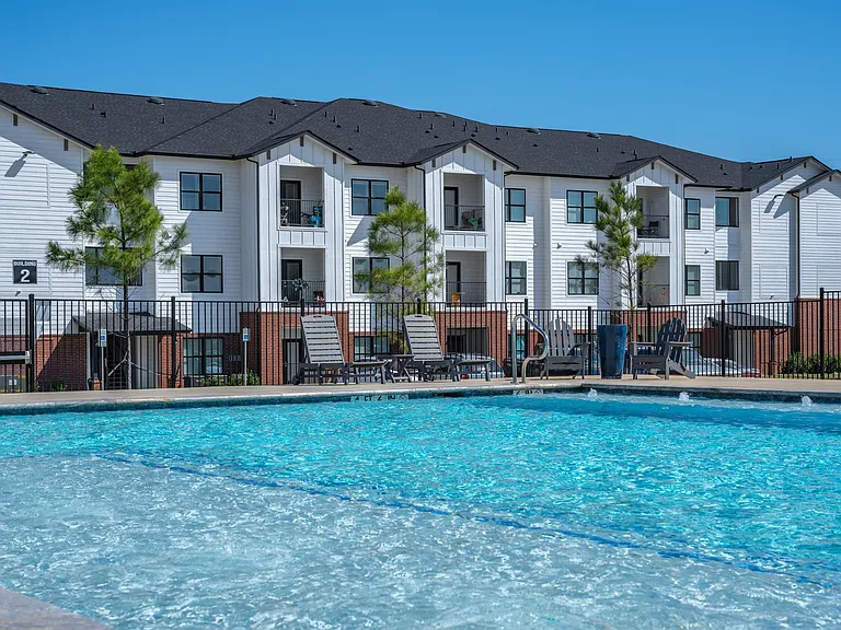 Burnett Trail Apartments — Photo 11
