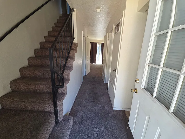 Brighton Avenue 724 — Photo 2