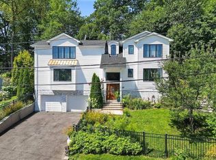 21 Cedar St, Cresskill, NJ 07626