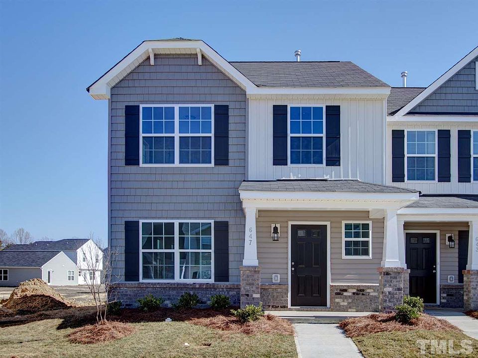 1st image of 647 Cairn Cir