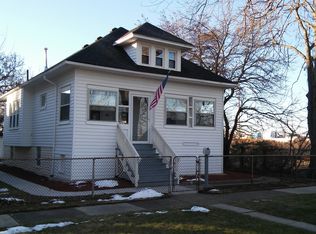 913 Cherry St, Wyandotte, MI 48192