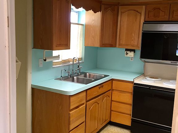 4th image of 4722 NW 49th Ct