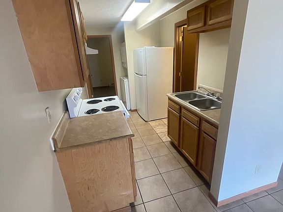 3rd image of 22 Paul St #22B