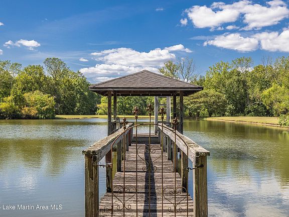 2nd image of 143 Glynlakes Dr