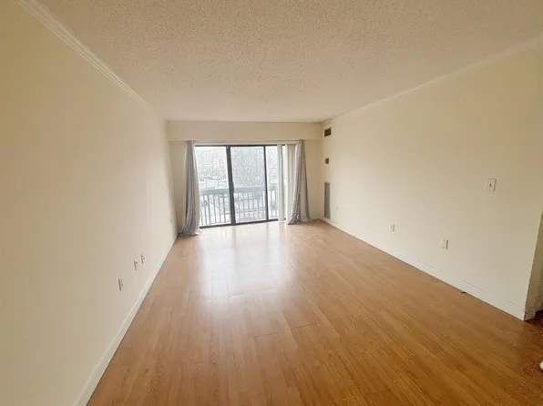 15 N Beacon St #217, Allston, MA 02134