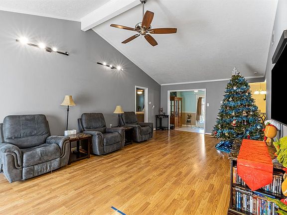 3rd image of 2012 Savanna Ct N