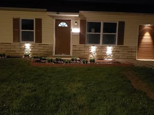 700 Saint Barbara Ln, Cahokia, IL 62206