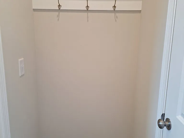 34 Gregory Village Dr — Photo 4