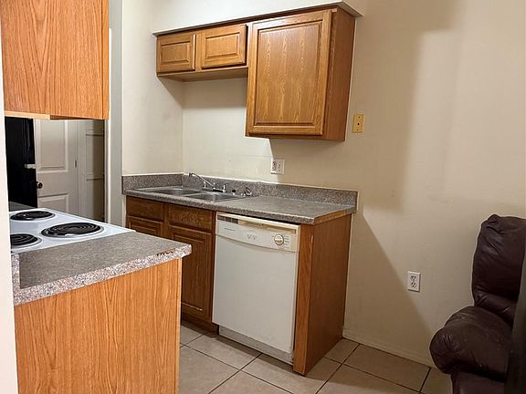 3rd image of 6701 Tara Ln