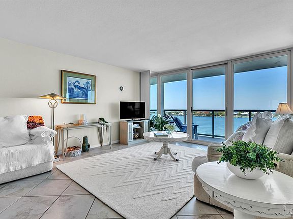 3rd image of 330 Fort Pickens Rd APT 7B