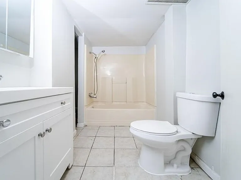 169 Hutton St #1 — Photo 5