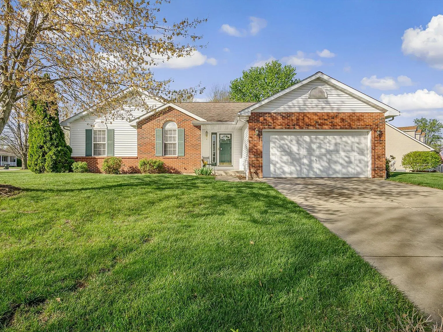 6419 Deerfield Ct photo 1