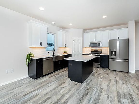 4th image of 1036 50th Ave W