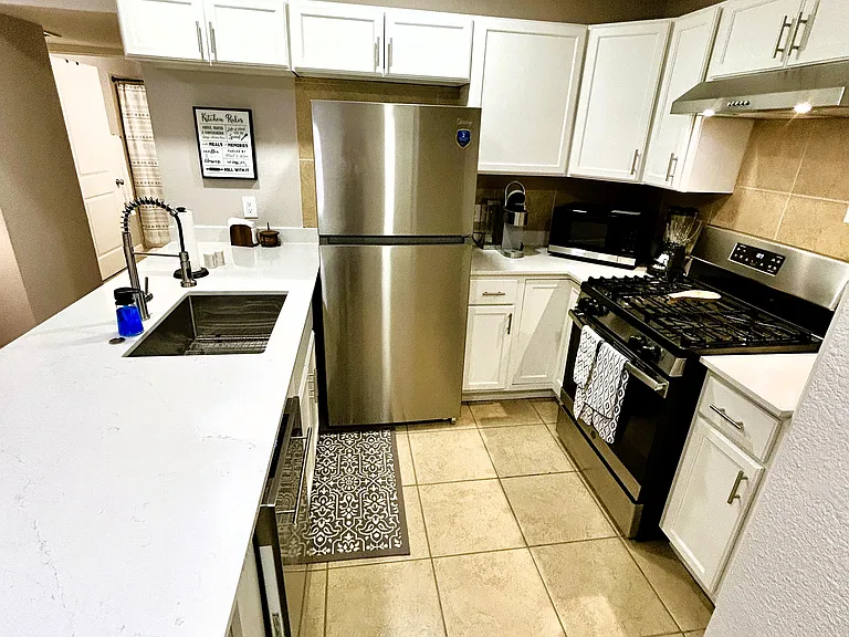 Fully equipped kitchen