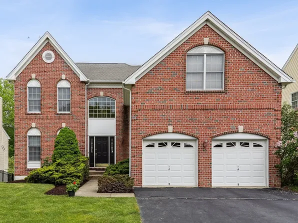 31 Lilac Lane, Danbury, CT 06810