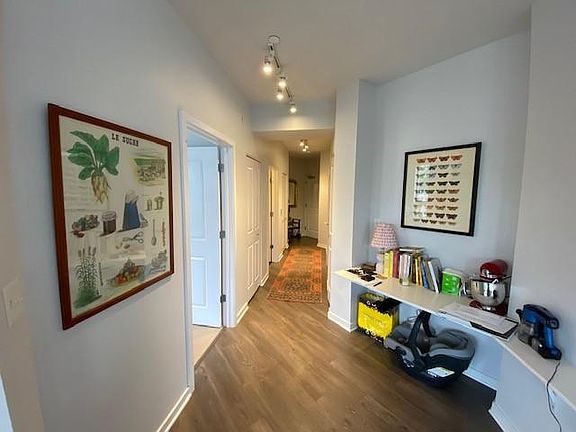 5th image of 1719 Central St #207