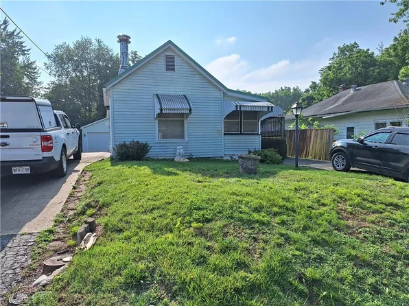 105 S Ralston St, Sugar Creek, MO 64054