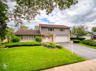 1727 Ellendale Dr, Northbrook, IL 60062